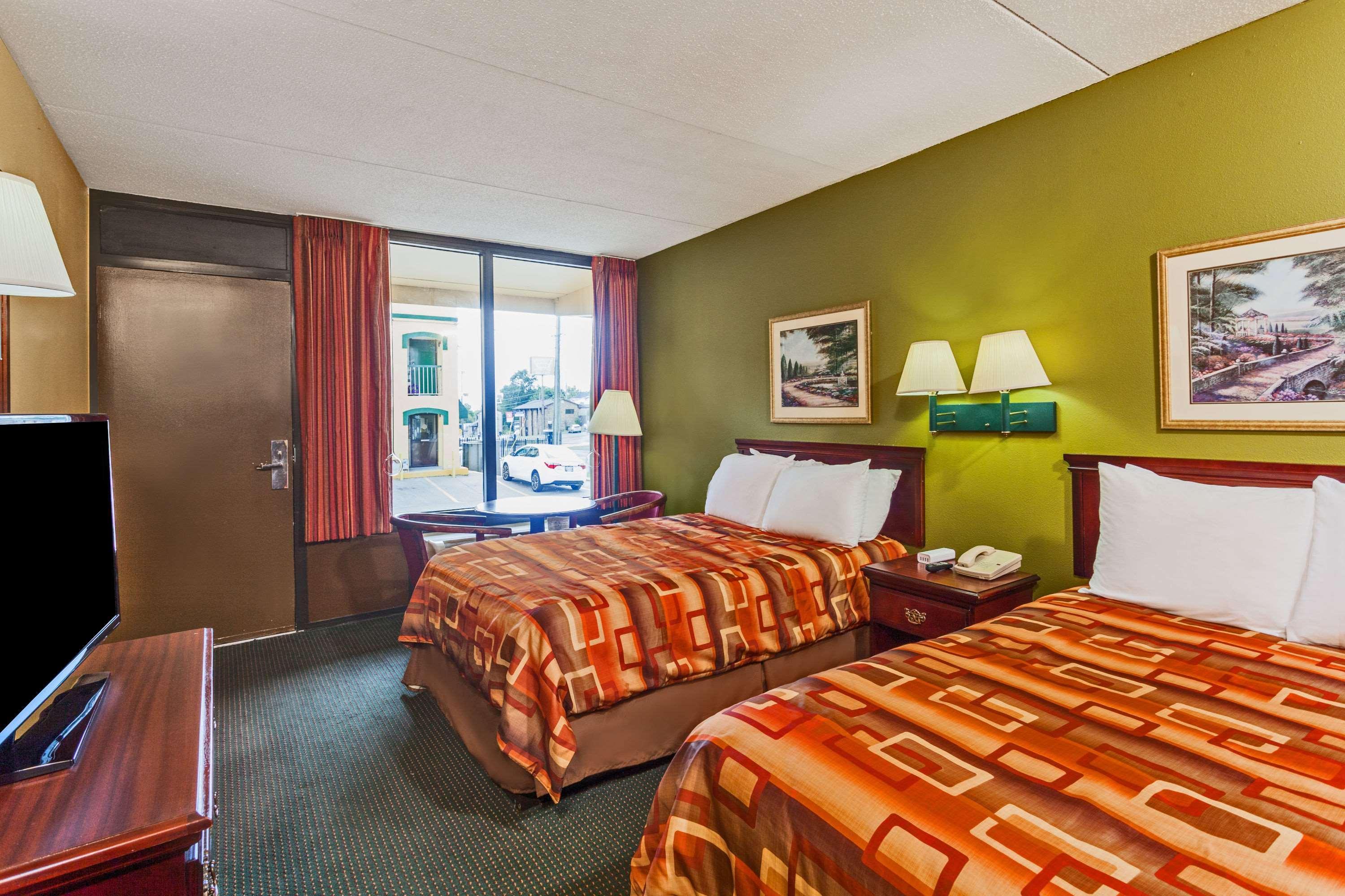Days Inn By Wyndham Nashville Saint Thomas West Hospital Exterior foto